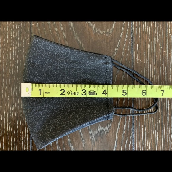 1/$5 Stylish Black Swirl face mask 😷 - Picture 6 of 6